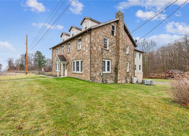 Property at 537 Lincoln Hwy, Jenner Twp, PA 15531, 9 beds, 3 baths