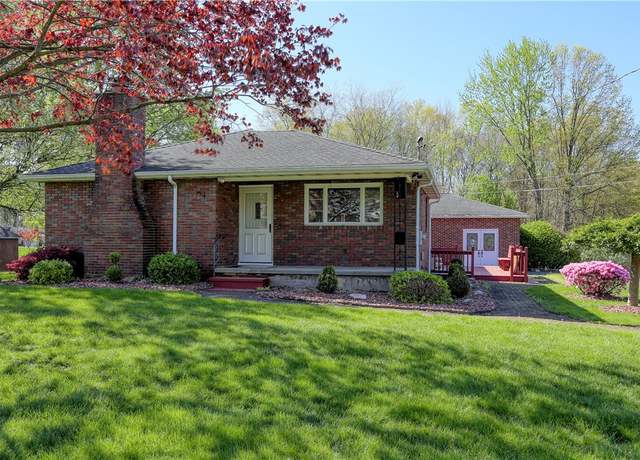 Property at 5 Lilac Rd, Neshannock Twp, PA 16105, 3 beds, 2 baths
