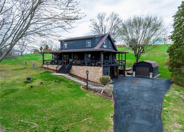 Property at 124 Harriet Dr, Lower Burrell, PA 15068, 3 beds, 2.5 baths
