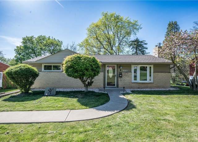 Property at 1570 Lucille Dr, Bethel Park, PA 15234, 3 beds, 1.5 baths
