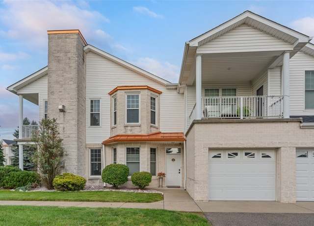 Property at 224 Adams Pointe Blvd #1, Adams Twp, PA 16046, 2 beds, 2 baths