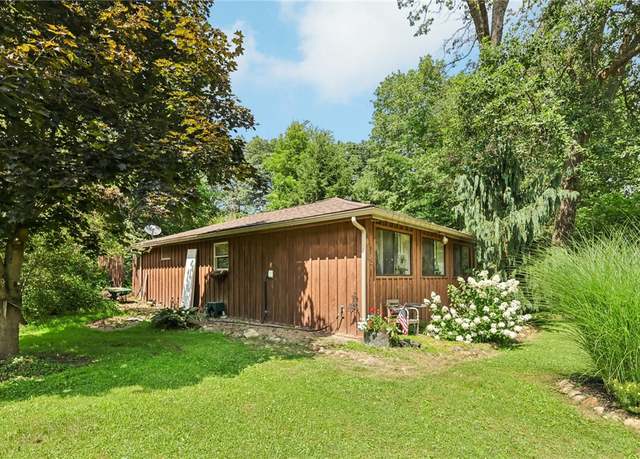 Property at 131 Club Dr, Scott Twp - Law, PA 16057, 1 bed, 1 bath