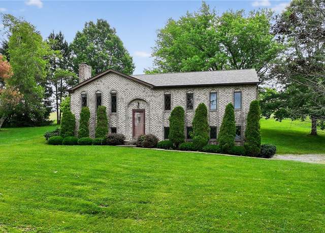 Property at 228 Bowman Rd, South Fayette, PA 15017, 3 beds, 2.5 baths