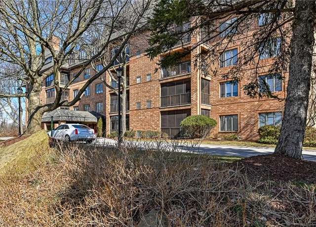 Property at 2525 Greensburg Pike #506, Churchill Boro, PA 15221, 3 beds, 3.5 baths
