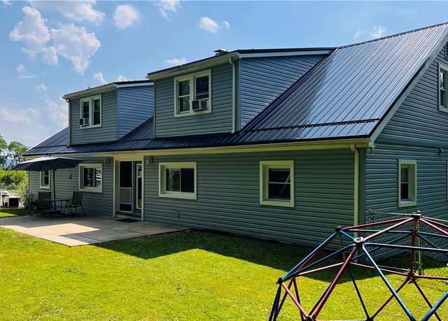 Property at 324 Paul Dr, Lower Burrell, PA 15068, 6 beds, 4 baths