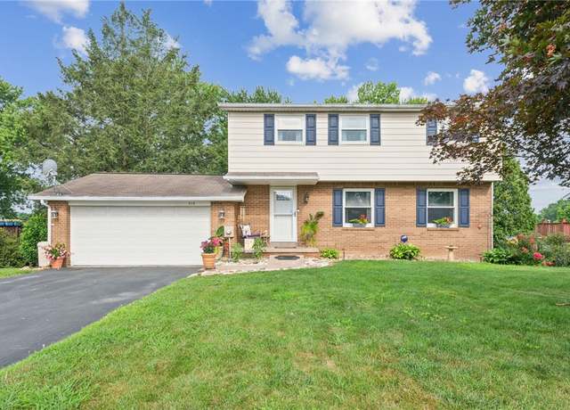 Property at 713 Courtview Dr, Hempfield Twp - Wml, PA 15601, 3 beds, 1.5 baths