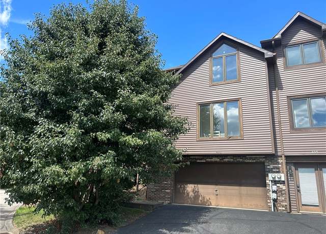 Property at 401 Spring Run Dr, Monroeville, PA 15146, 2 beds, 1.5 baths