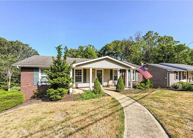 Property at 20 Nottingham Dr, Hempfield Twp - Wml, PA 15601, 3 beds, 2.5 baths