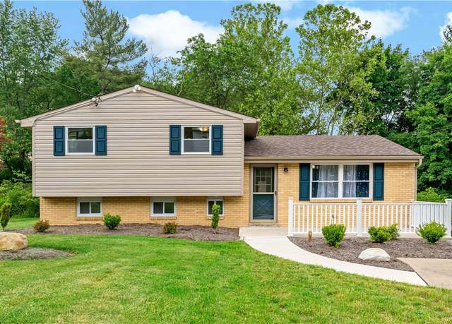 Property at 104 Lingay Dr, Ross Twp, PA 15116, 3 beds, 2 baths