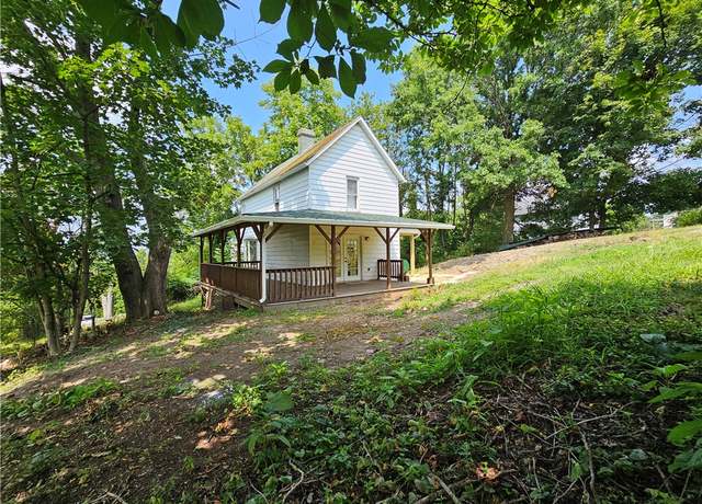 Property at 1943 Saint Clair Ave, Hempfield Twp - Wml, PA 15601, 2 beds, 1.5 baths