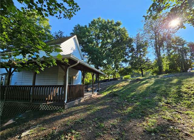 Property at 1943 Saint Clair Ave, Hempfield Twp - Wml, PA 15601, 2 beds, 1.5 baths