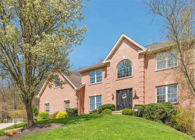 Property at 138 Oakview Dr, Cranberry Twp, PA 16066, 5 beds, 4.5 baths