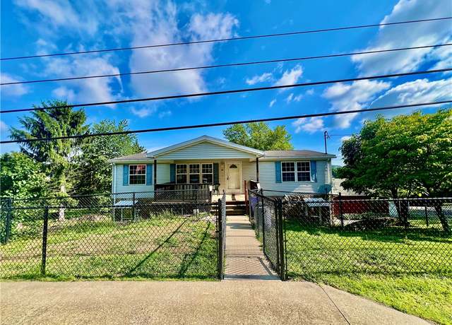 Property at 401 Maple St, White Twp - Ind, PA 15701, 4 beds, 3 baths