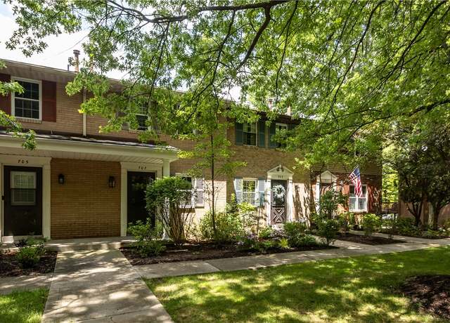 Property at 707 Westchester Dr, Mccandless, PA 15090, 2 beds, 1.5 baths