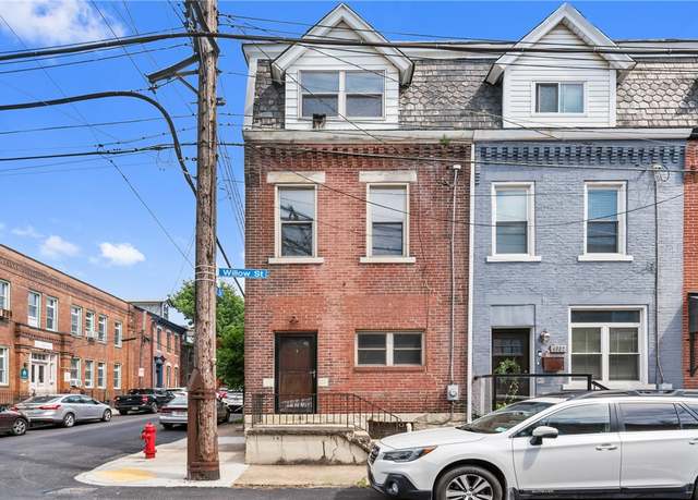 Property at 4034 Willow St, Lawrenceville, PA 15201, 3 beds, 1.5 baths