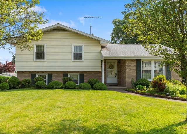 Property at 216 Bainbridge Dr, Center Twp - Bea, PA 15001, 3 beds, 2.5 baths