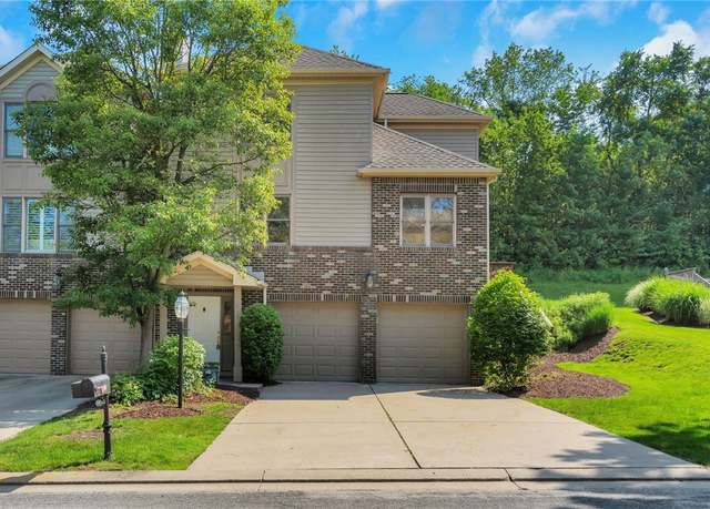 Property at 119 Fairway Landings Dr, Cecil, PA 15317, 2 beds, 2.5 baths