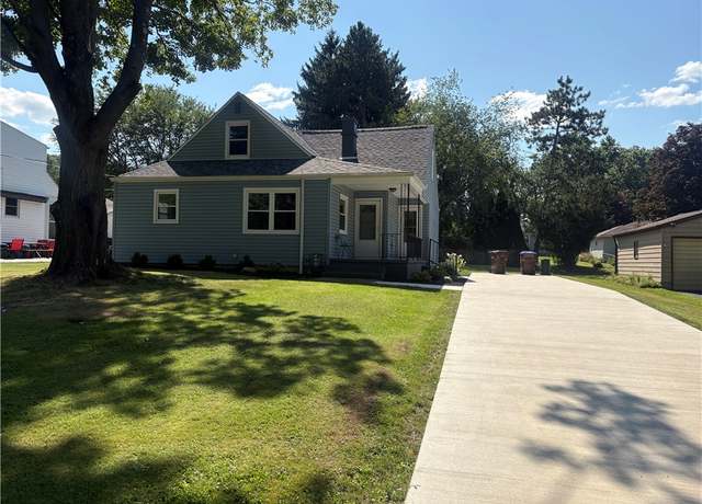 Property at 828 Smith Ave, Sharon, PA 16146, 4 beds, 1 bath