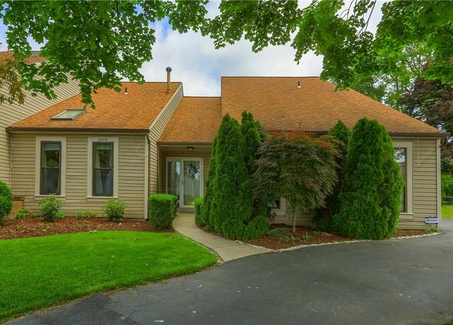 Property at 2614 Briar Ct, Franklin Park, PA 15090, 4 beds, 3 baths