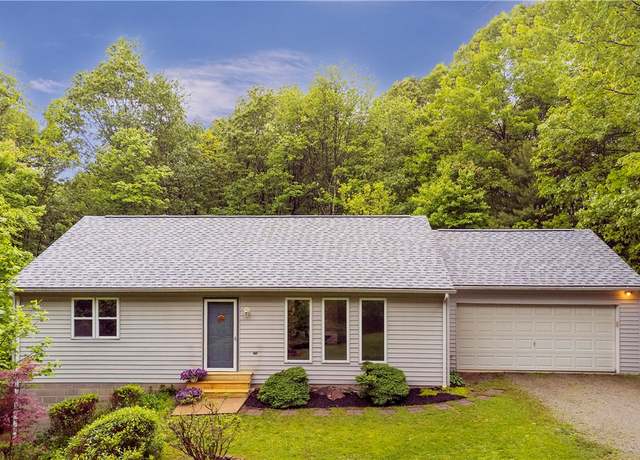 Property at 1860 Washington Rd, Washington Twp - Wml, PA 15613, 3 beds, 2.5 baths