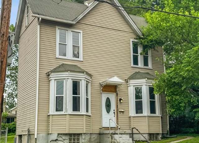 Property at 21 Hodgson Ave, Ingram, PA 15205, 3 beds, 1.5 baths