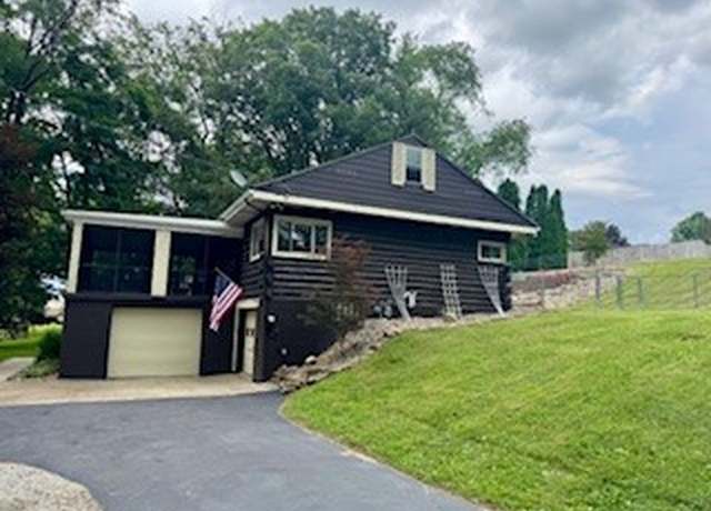 Property at 407 Caruthers Ln, Irwin, PA 15642, 3 beds, 2 baths
