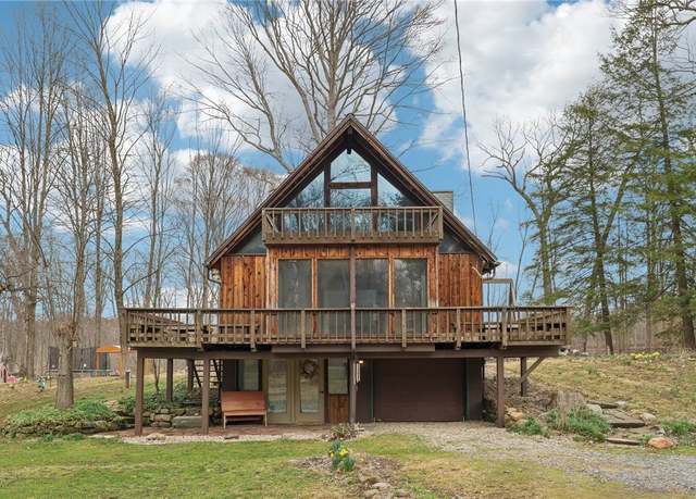 Property at 242 Mcclelland Rd, Findley Twp, PA 16137, 3 beds, 2 baths