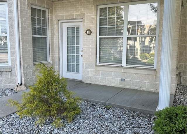 Property at 234 Adams Pointe Blvd #10, Adams Twp, PA 16046, 2 beds, 2.5 baths