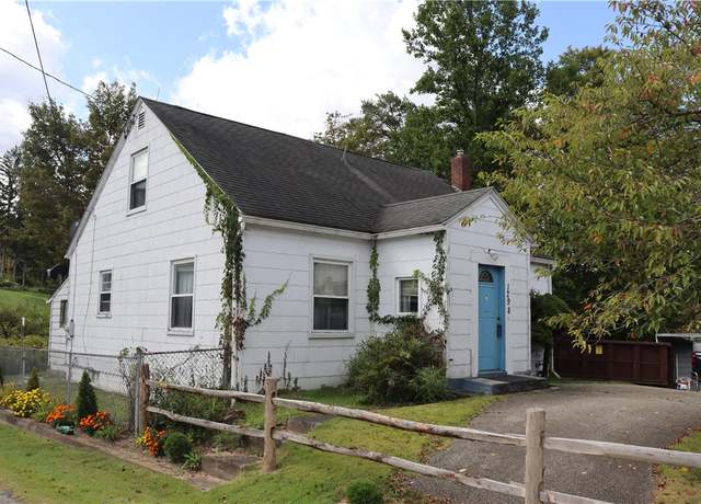 Property at 1298 E U. S. Highway 30, Ligonier Twp, PA 15655, 3 beds, 2 baths