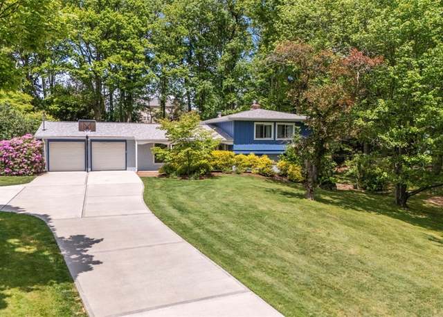 Property at 109 Meadowvue Dr, Marshall, PA 15090, 4 beds, 3 baths