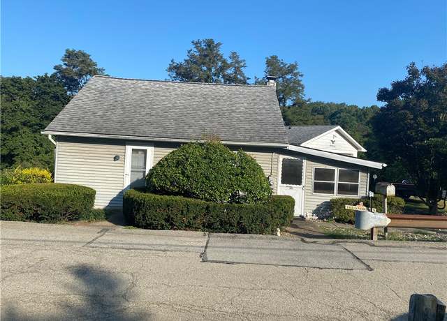 Property at 850 Rose St, North Huntingdon, PA 15642, 2 beds, 1 bath