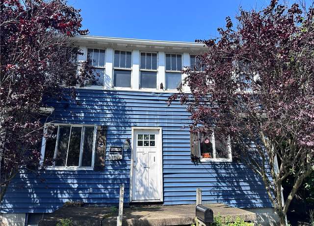 Property at 302 Franklin Ave, Applewold Borough, PA 16201, 4 beds, 2.5 baths
