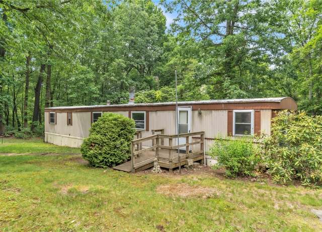 Property at 320 Pheasant Dr, Connoquenessing Twp, PA 16033, 2 beds, 1 bath