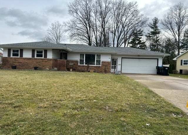 Property at 300 Todd Ave, Hermitage, PA 16148, 3 beds, 2 baths