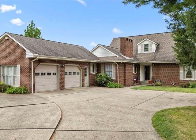 Property at 377 Claremont Dr, New Kensington, PA 15068, 3 beds, 2.5 baths