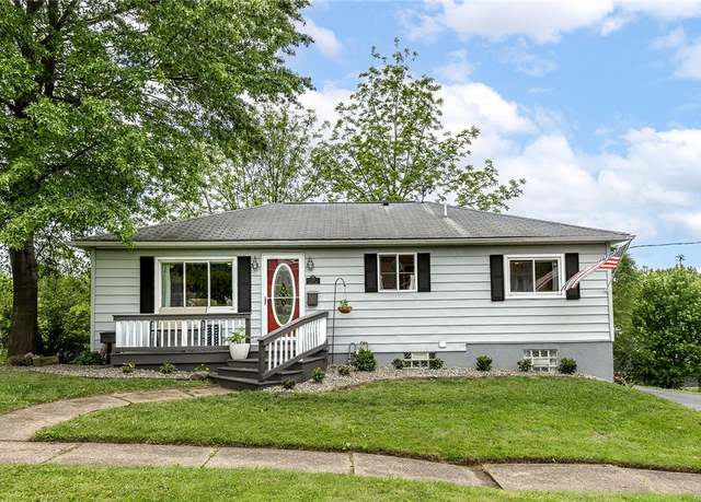 Property at 135 Garden Ave, Grove City Boro, PA 16127, 3 beds, 2 baths