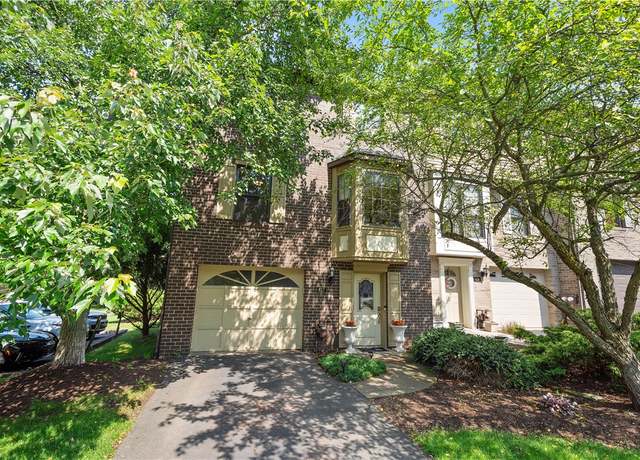 Property at 617 Woodcrest Dr, Robinson Twp - Nwa, PA 15205, 2 beds, 2.5 baths