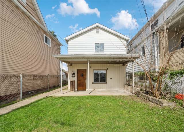 Property at 808 10th, Stowe Twp, PA 15136, 2 beds