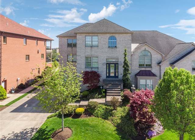 Property at 1043 Blackthorne Dr, Penn Twp - Wml, PA 15644, 3 beds, 3 baths