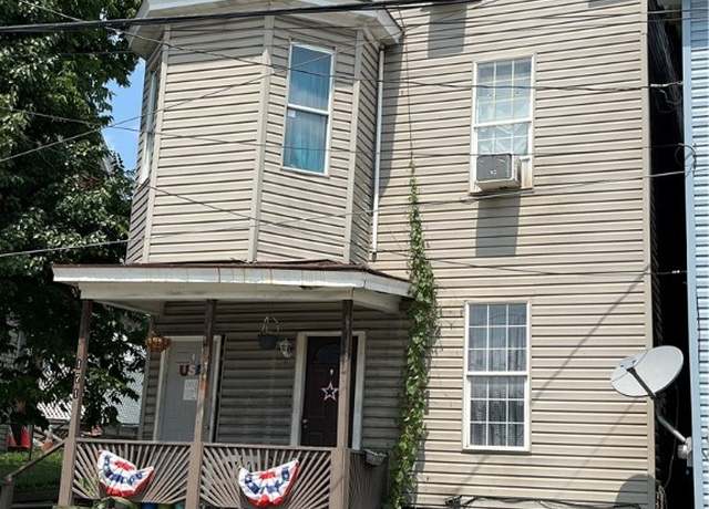 Property at 171 W Greene St, Waynsbrg/frankln Twp, PA 15370, 4 beds, 2 baths