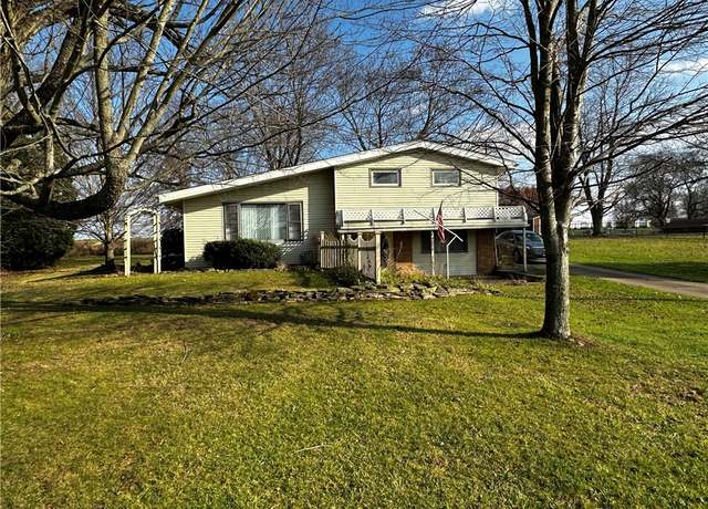 Property at 4076 Seneca Rd, South Pymatuning Twp, PA 16150, 3 beds, 1.5 baths