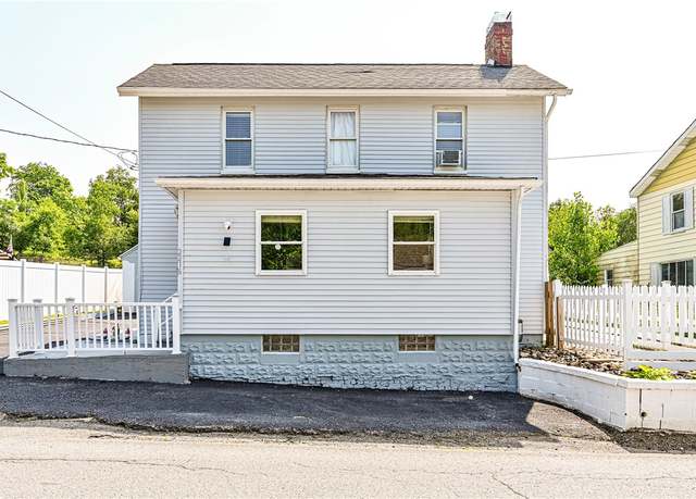 Property at 2216 Keystone Ave, Hempfield Twp - Wml, PA 15601, 3 beds, 2 baths