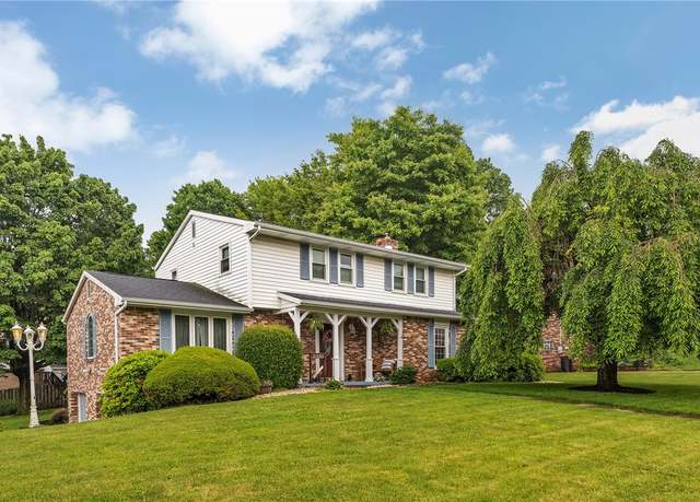 Property at 600 Buckingham Dr, Hempfield Twp - Wml, PA 15601, 4 beds, 2.5 baths