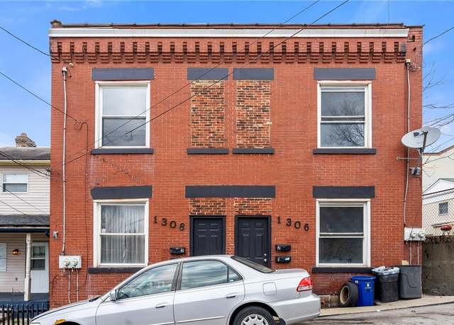 Property at 1306 Complete St, Marshall Shadeland, PA 15212, 4 beds, 4 baths