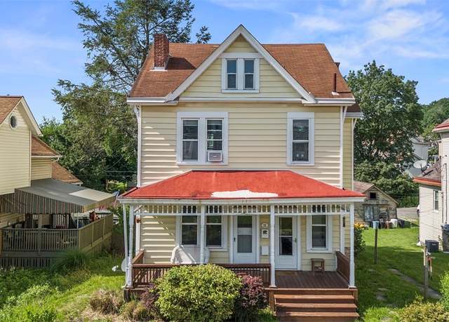Property at 11 Walnut St, Crafton, PA 15205, 4 beds, 2 baths