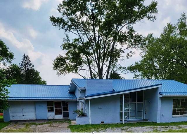 Property at 808 S Pike Rd, Buffalo Twp - But, PA 16055, 3 beds, 1.5 baths