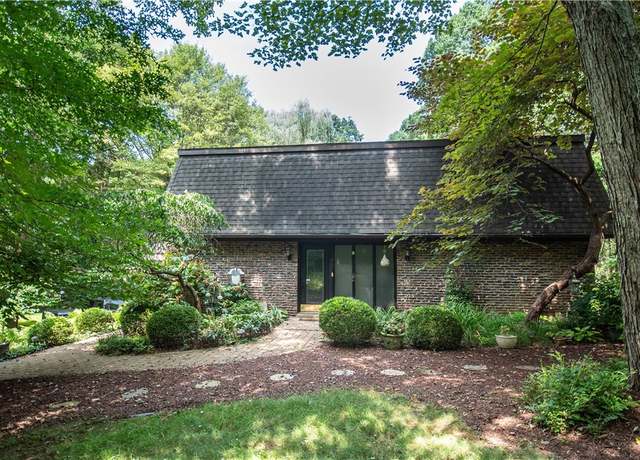 Property at 121 Finnin Rd, Allegheny Twp - Wml, PA 15068, 3 beds, 2.5 baths
