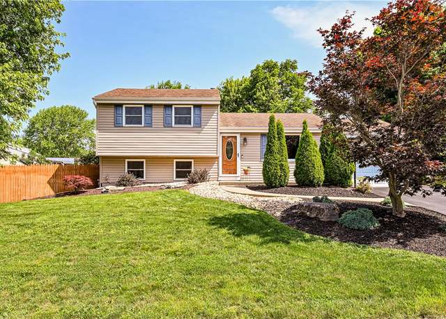 Property at 221 Wheatfield Dr, Hempfield Twp - Wml, PA 15601, 3 beds, 3 baths