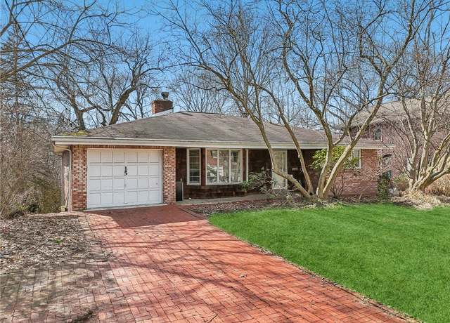 Property at 15 Oak Glen Dr, Oakmont, PA 15139, 4 beds, 2.5 baths