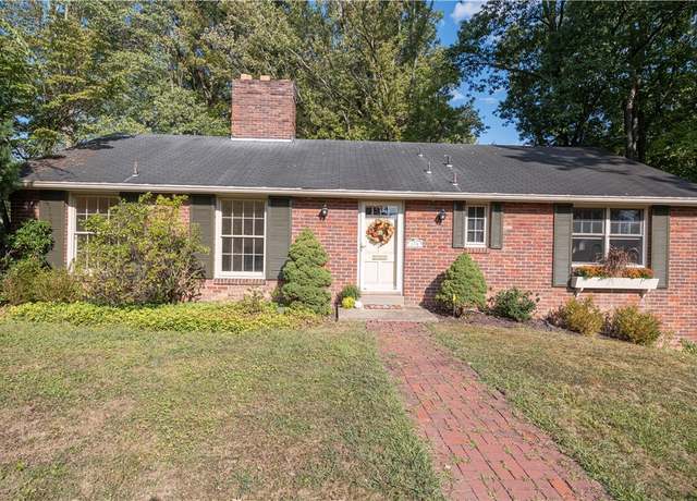 Property at 170 Mayer Dr, Ross Twp, PA 15237, 3 beds, 2.5 baths